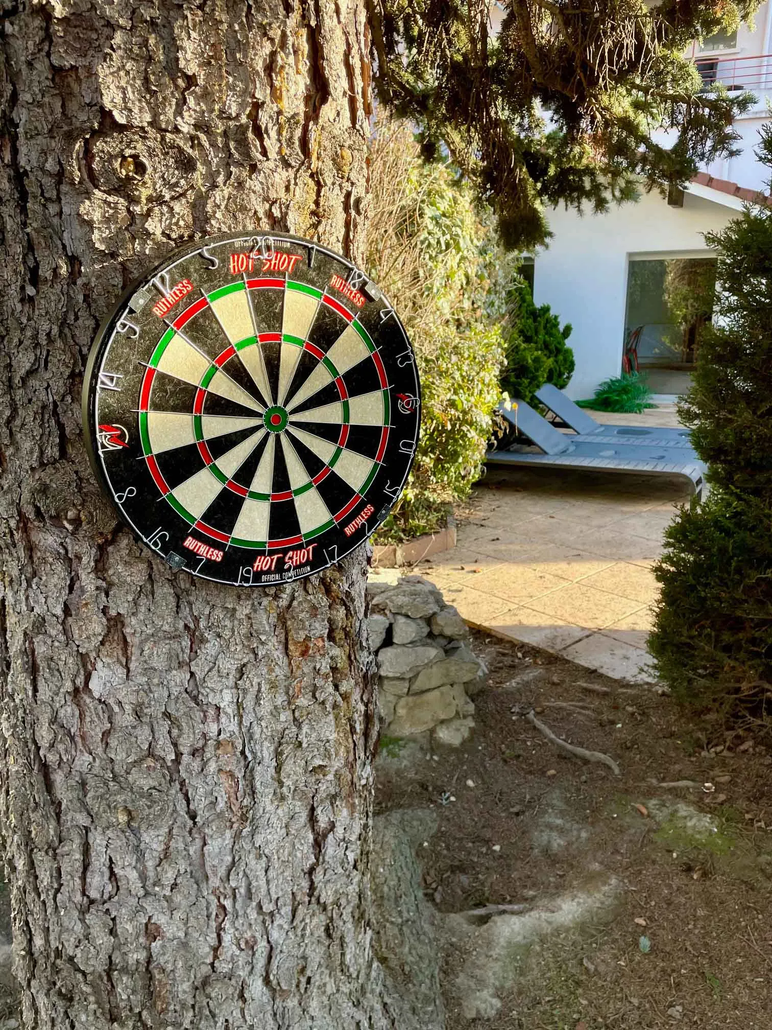 Le Lodge outdoor space